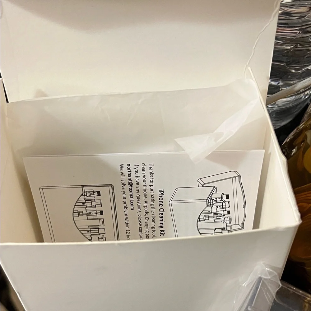 Black Phone Cleaning Kit